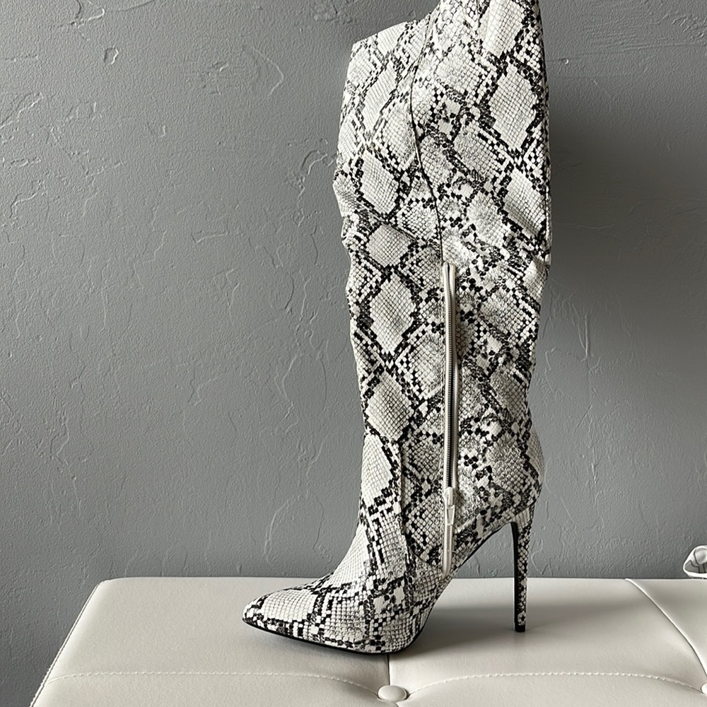 Size 9 knee high snake skin boots